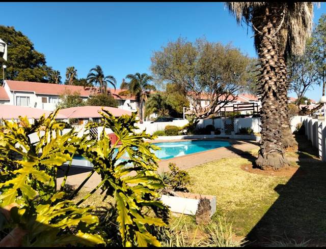 2 BEDROOM APARTMENT FOR SALE IN GLEN MARAIS